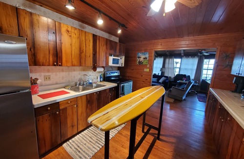 Florida South Atlantic Coast Cottage | Clinch Lake Cottage - Swimming, Bass Fishing, Birdwatching AND Pet Friendly