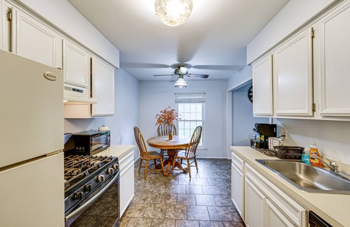 Clinton Township Condo | Clinton Township Condo Near L'anse Creuse Bay!
