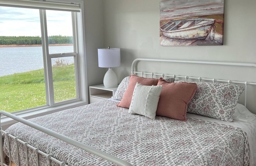 Clinton Cottage | Clinton Waterfront Cottagen