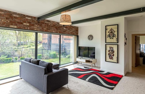Warrington Condo | Clock Towers, Stockton Heath, Warrington, Parking, Wifi