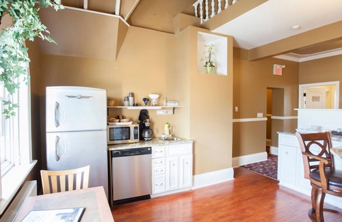 Strathroy Hotel | Clocktower Inn