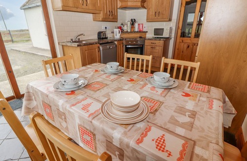 Creegh Cottage | CLOGHER COTTAGE, family friendly in Doonbeg, County Clare