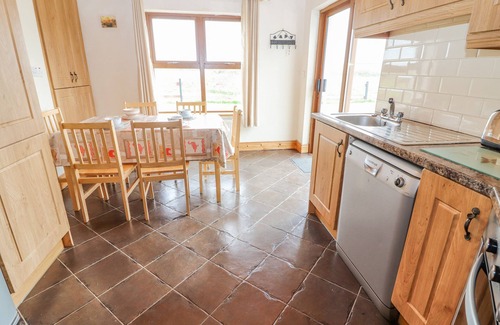 Creegh Cottage | CLOGHER COTTAGE, family friendly in Doonbeg, County Clare