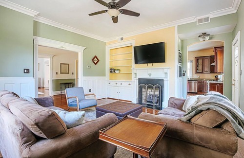 Afton House | Clonmel Acres: Private Pond + Hot Tub + Mtn Views