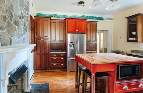Afton House | Clonmel Acres: Private Pond + Hot Tub + Mtn Views