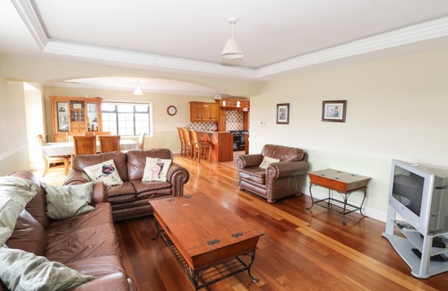 Ballinrobe Cottage | CLOONACASTLE COTTAGE, family friendly in Ballinrobe, County Mayo