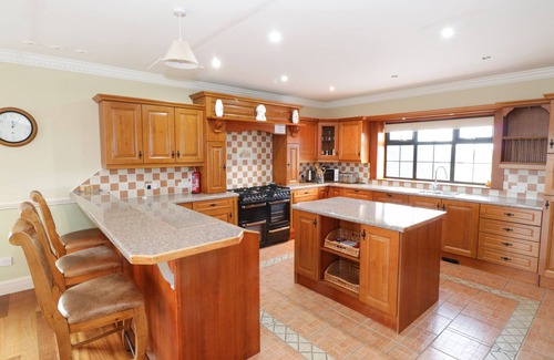 Ballinrobe Cottage | CLOONACASTLE COTTAGE, family friendly in Ballinrobe, County Mayo
