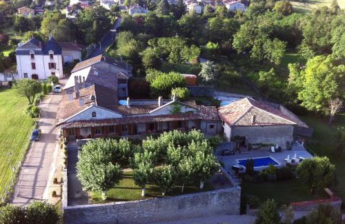 Ceyzeriat House | Clos de Mont July, chambres avec vue et terrasse dans demeure historique