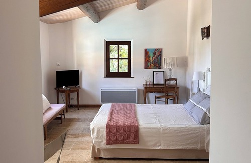 Villeneuve Bed & Breakfast | Clos des Cassis