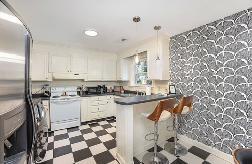 SouthPark House | Close 2 Southpark~Pet Friendly w/Fenced-In Yard