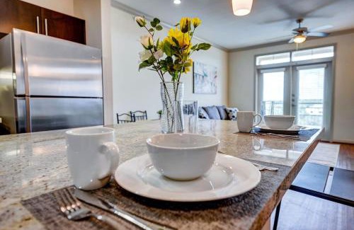 South Main Apartment | Close 411