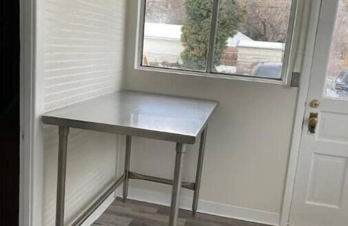 Ogden Apartment | Close and cozy studio