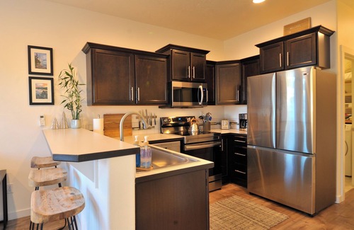 Southern Crossing House | Close, Cute, and Clean! - Hot Tub/Firepit/Bikes/Floats