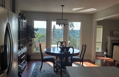 McNeil House | Close in, Hill Country Views Close to Arboretum and Domain