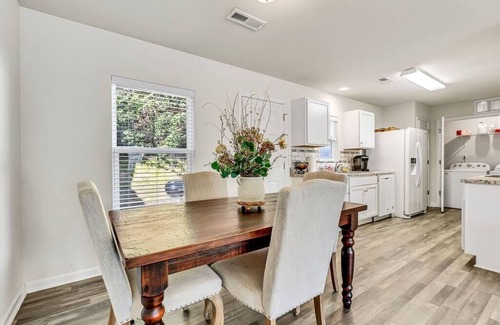 Winston - Salem House | Close-Mall, Food, Dwntwn, Self Checkin, Fast Wi-Fif