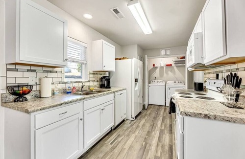 Winston - Salem House | Close-Mall, Food, Dwntwn, Self Checkin, Fast Wi-Fif