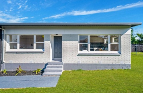 Papatoetoe House | Close to airport and motorways and shipping
