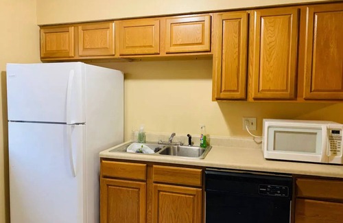 Kenner - Louis Armstrong International Airport Apartment | Close to Airport and Store