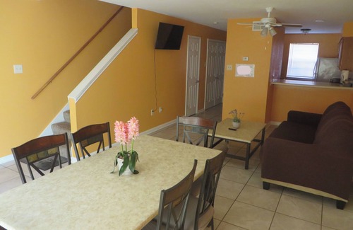 Kenner - Louis Armstrong International Airport Apartment | Close to Airport and Store