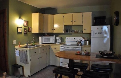 Farwell House | Close to Alexandria; Tranquil Lake Blackwell, Lake Retreat w/hot tub