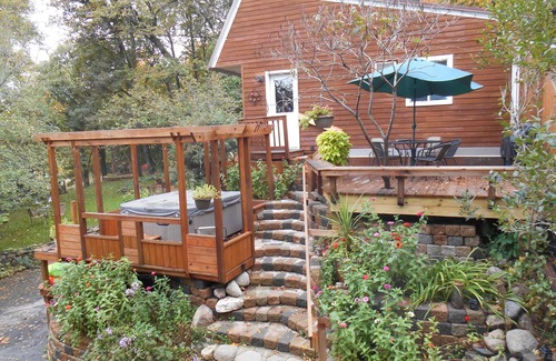 Farwell House | Close to Alexandria; Tranquil Lake Blackwell, Lake Retreat w/hot tub