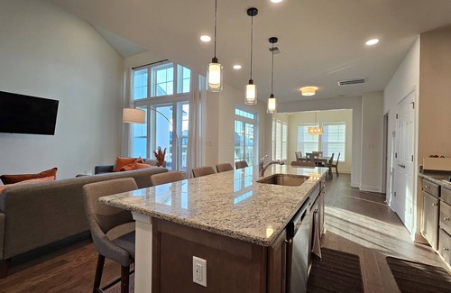 Cedar Neck House | Close to beach, away from crowd