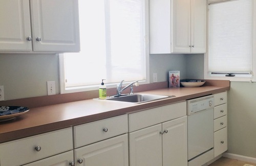 Gold Coast House | Close to Beach & Boardwalk, Clean, Roomy 3 bedroom, 2 bath home