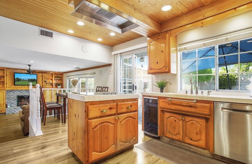 Aliso Viejo House | Close to Beach. Garden and pool!