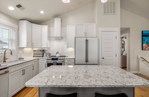 Corolla Cottage | Close to beach, on the golf course in TCC! Pool, spa, and 6 seat golf cart!n