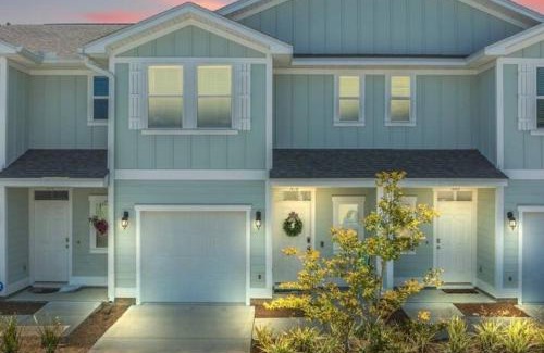 Thomas Drive Ski Chalet | Close to beach, Pier Park, Game Room Theater Room