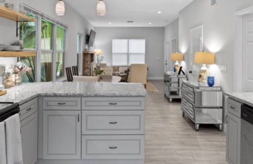 Southwest House | Close to beach & shopping & airport Charming Mission Style Home built in 1926.