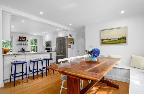 Wianno House | Close to beautiful Dowses beach, central AC, and pet friendly!