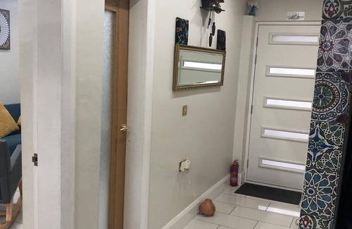 Olton Bed & Breakfast | Close to Birmingham airport, NEC, Train Station, City Centre Restaurants Shops
