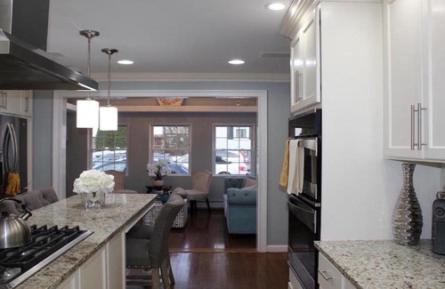 Marlborough House | Close to BOSTON 5Beds2bath w/ Parking and Laundry