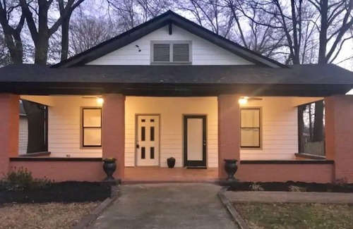 West End Apartment | Close to Breweries/Food/Mercedes Stadium & the new expanded Belt-line & $150 in activities included!