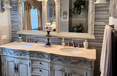 Bluff City House | Close to Bristol Motor Speedway, Casino, Rhythm and Roots!