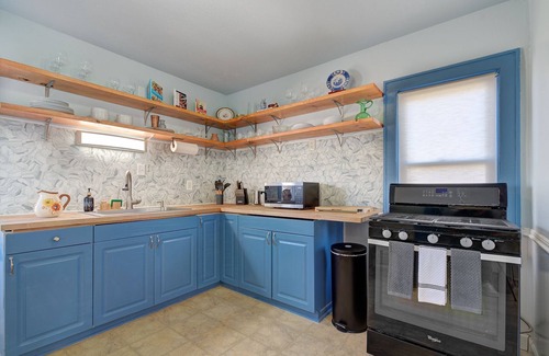 West Allis House | Close to Bucks Fiserv, Brewers Field & Downtown