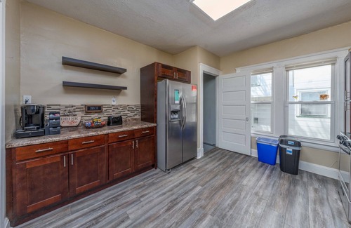University Circle House | Close to Cleveland Clinic, UH, VA, Case Western & Little Italy