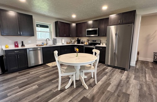 Etna House | Close to Cornell University, IC, wine trails, airport, waterfalls & more!