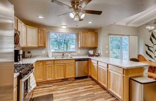 Alta Vista Area House | Close to Denver & Golden - Perfect for Groups!