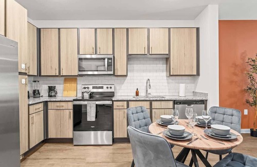 Lake Buena Vista Apartment | Close to Disney KingBed W Amenities PetFriendly