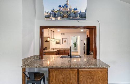 Southwest Anaheim House | Close to Disney + Pool, Rockslide and Spa + Game room