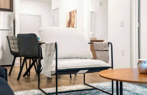 Bay Lake Apartment | Close to Disney Resort Amenities & King Bed PetsOK