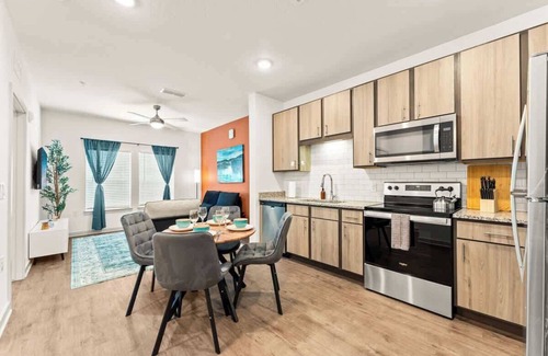 Bay Lake Apartment | Close to Disney Resort Amenities & King Bed PetsOK