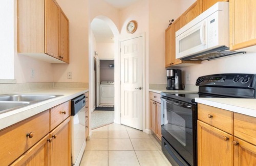 Windsor Palms Condo | Close to Disney, Universal Studios & ESPN. Free Wi-Fi, Laundry, Parking,
