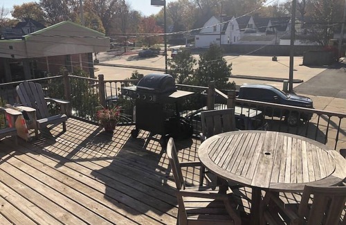 Springfield Apartment | Close to Downtown - 2 queen beds