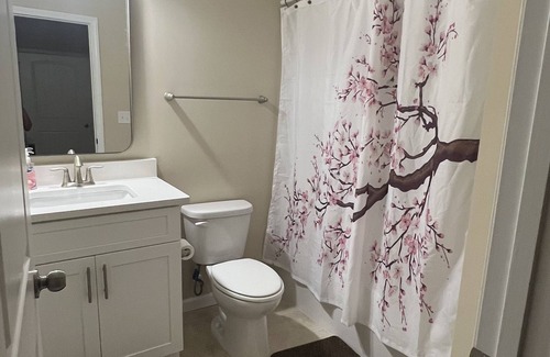 Milton House | close to downtown Alpharetta as well as Avalon shops and restaurants