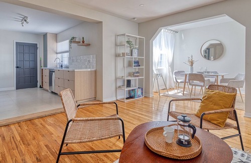 Hamilton House | Close to downtown and McMaster | Fast wifi | Fully stocked kitchen