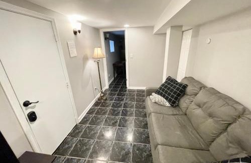 Canaryville House | Close to Downtown - Free Parking