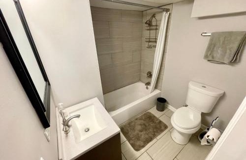 Canaryville House | Close to Downtown - Free Parking